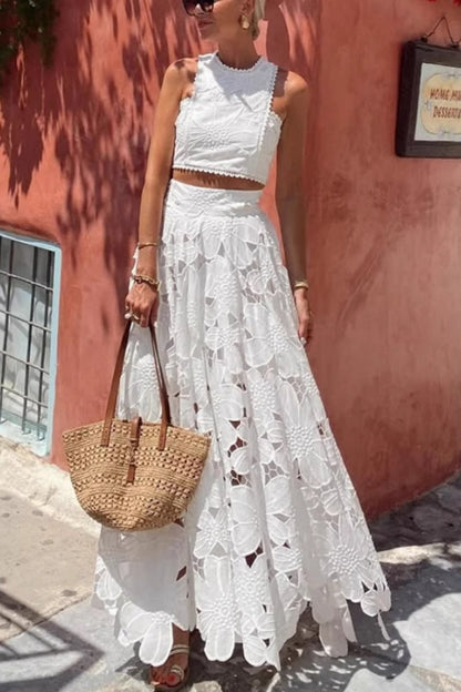 Effortlessly Elegant Garment with a Timeless Design