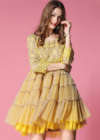 Effortlessly Elegant Dress with a Timeless Design