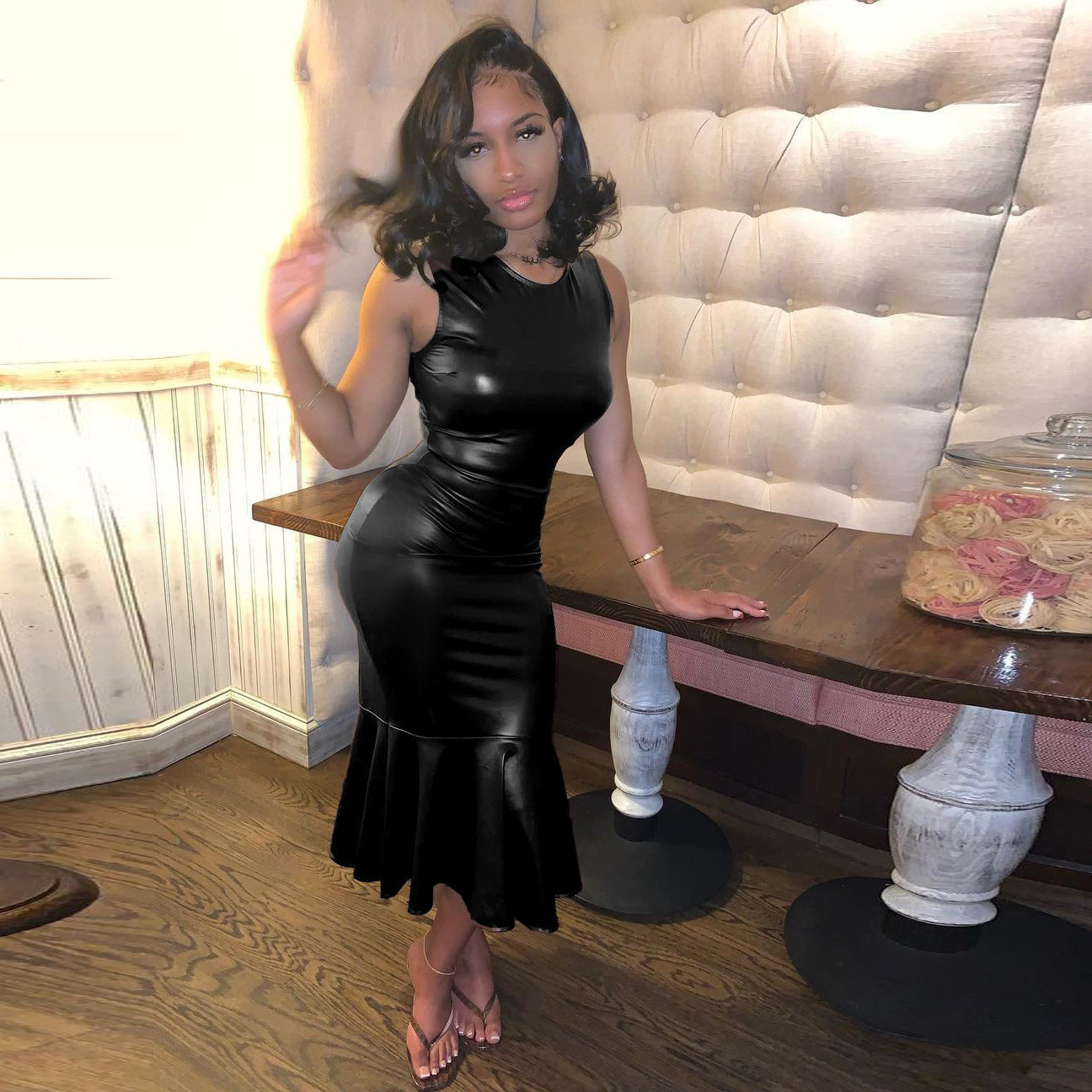 Beautifully Finished Dress in a Timeless Design