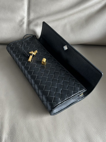 Elegantly Styled Bag for Everyday Wear