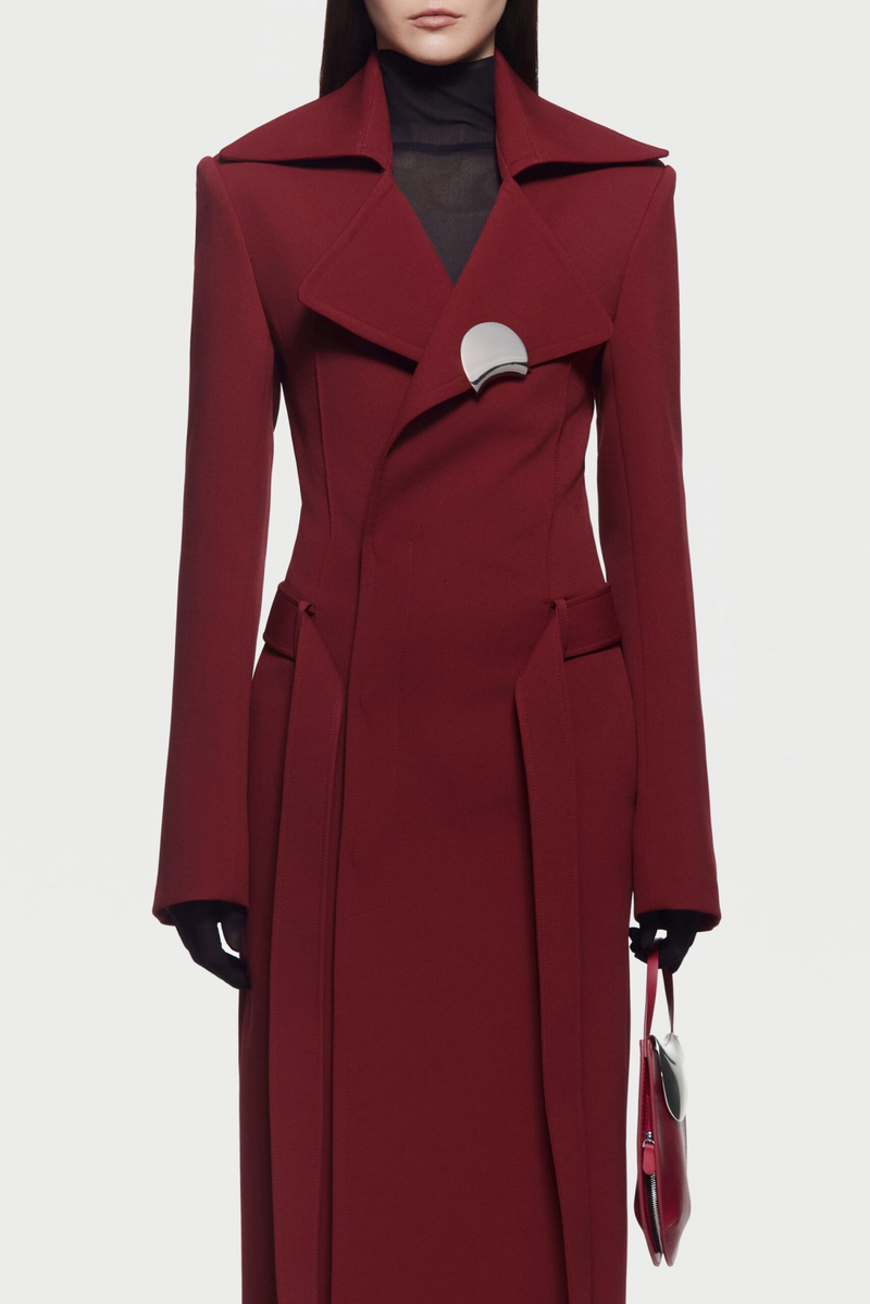Well Tailored Coat with a Graceful Silhouette