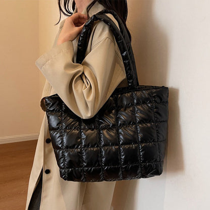 Effortlessly Elegant Bag with a Timeless Design