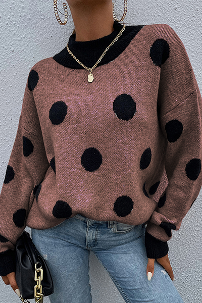 Well Tailored Sweater with a Graceful Silhouette