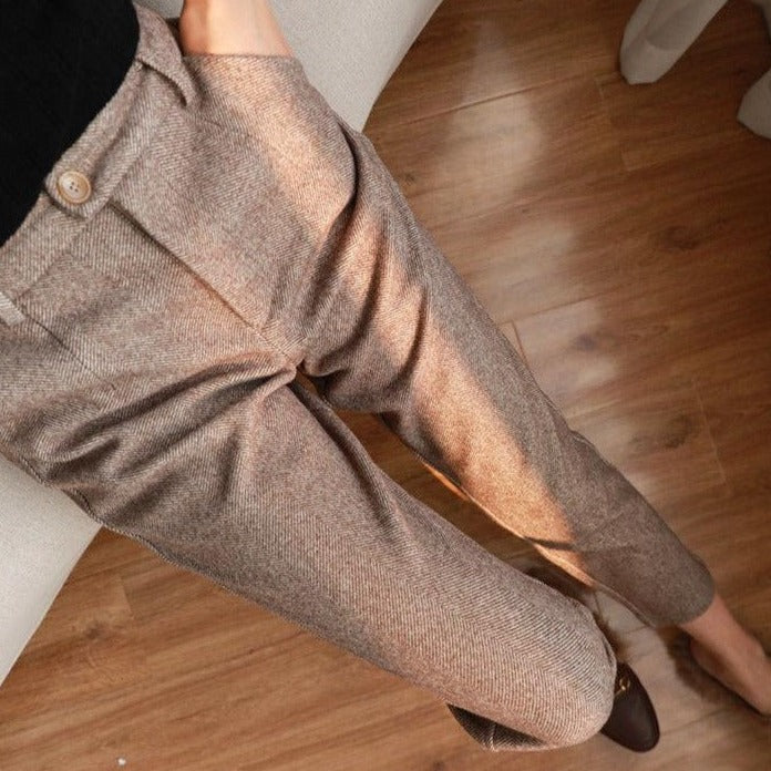 Elegantly Styled Pants for Everyday Wear
