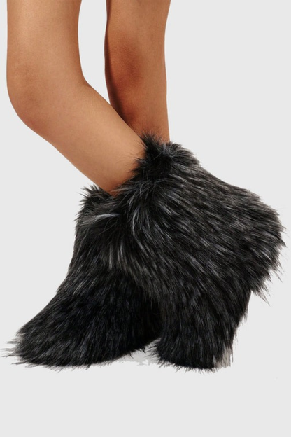 Well Tailored Boots with a Graceful Silhouette