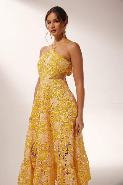 Beautifully Crafted Dress in a Classic Style