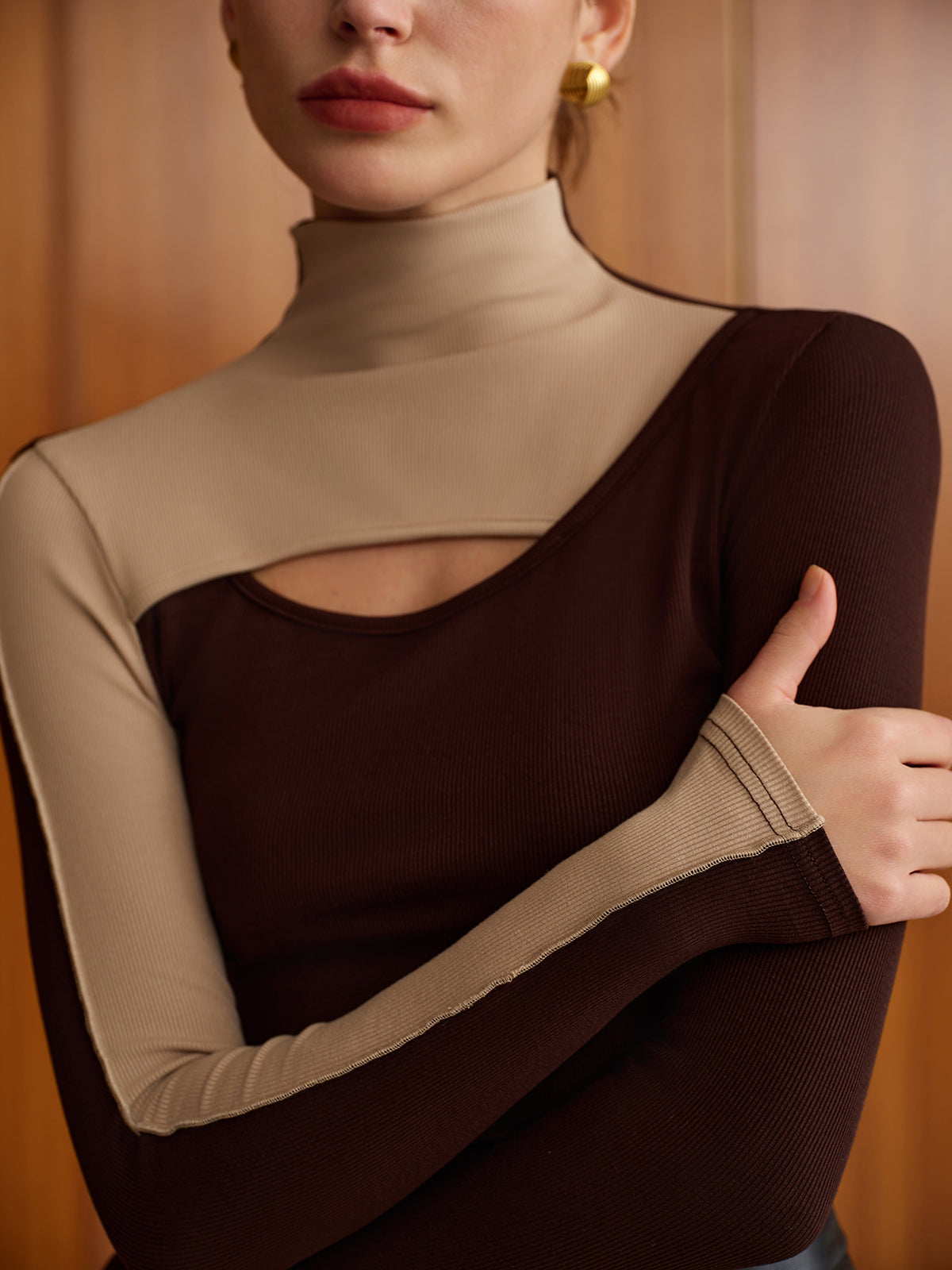 Effortlessly Elegant Top with a Timeless Design