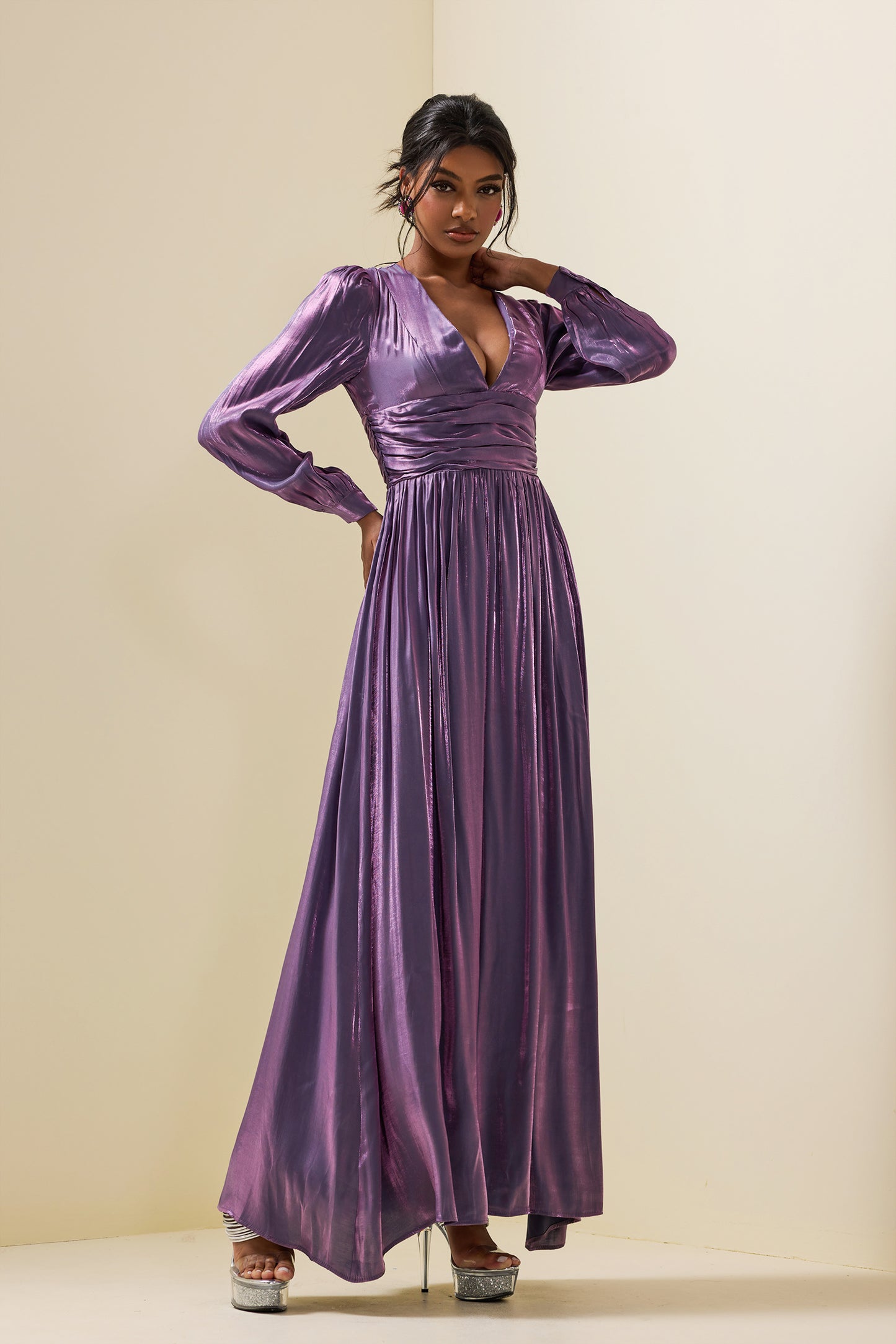 Beautifully Finished Dress in a Timeless Design