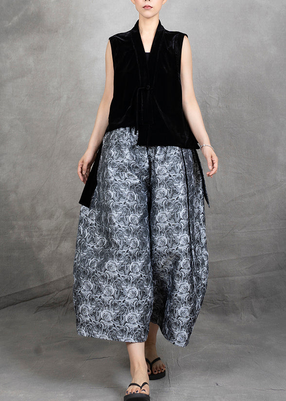 Well Tailored Pants with a Graceful Silhouette