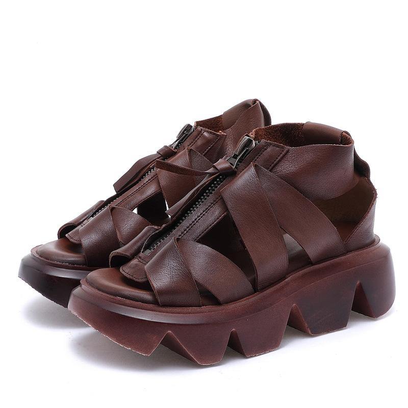 Effortlessly Elegant Sandals with a Timeless Design