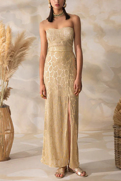 Gracefully Styled Garment for Any Occasion