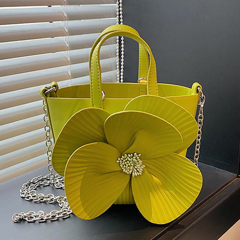 Polished Bag with an Effortless Classic Look