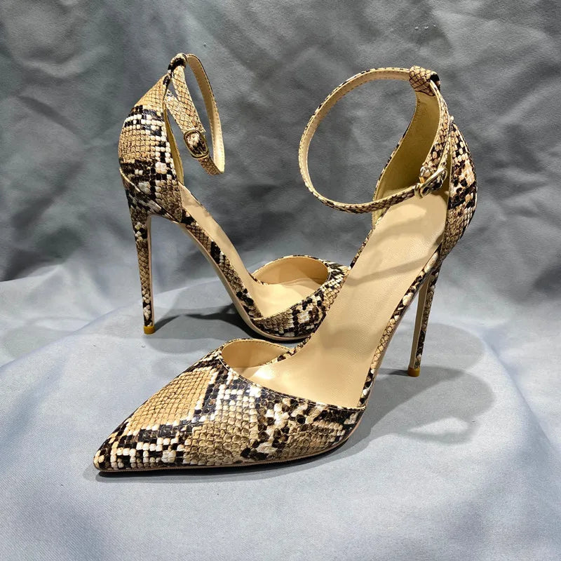 Classic Vintage Shoes with a Flattering Fit