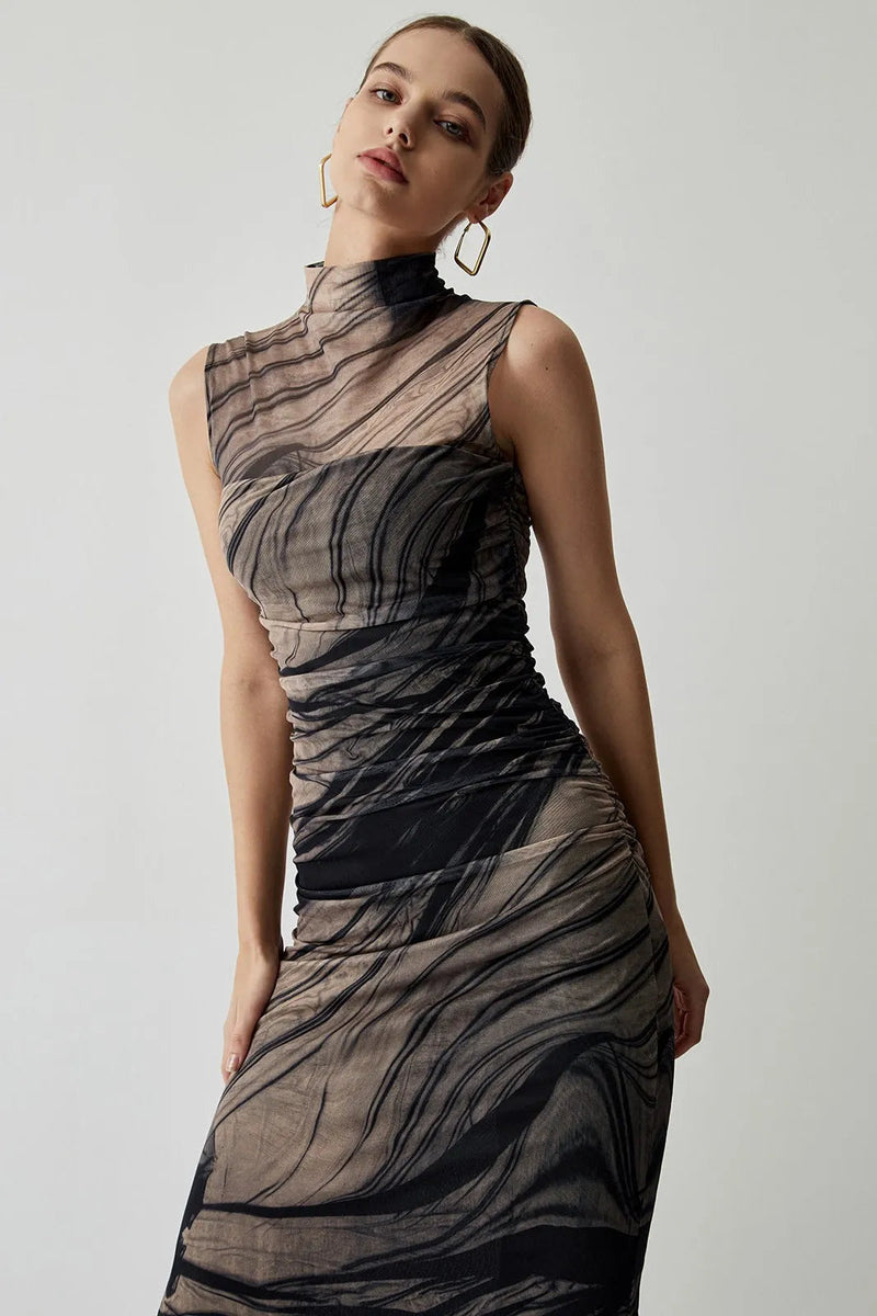 Classic Vintage Dress with a Flattering Fit