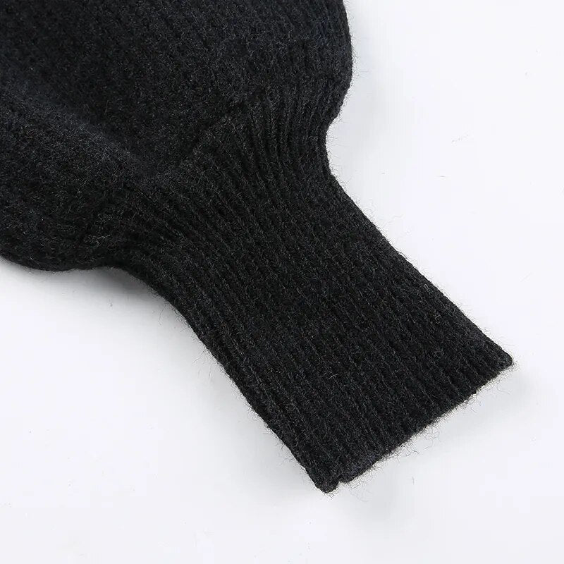 Well Tailored Sweater with a Graceful Silhouette