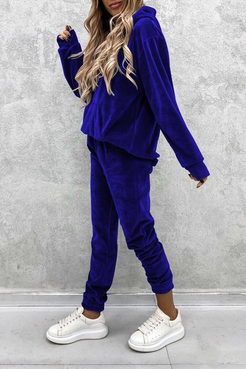 Effortlessly Elegant Pants with a Timeless Design