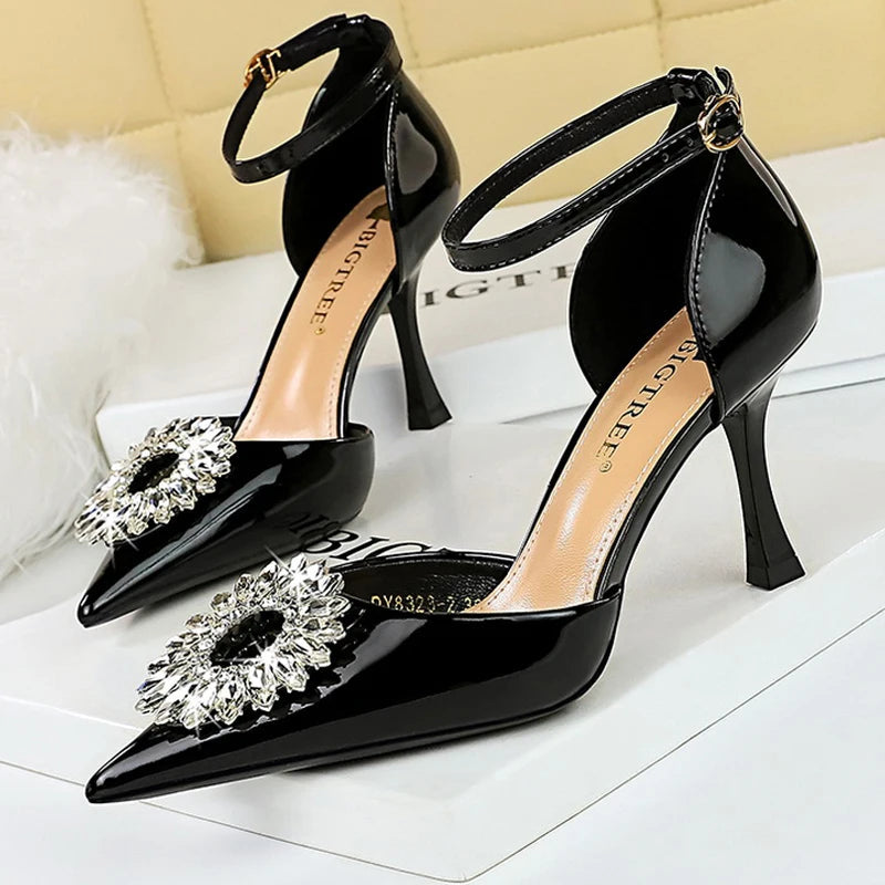 Elegantly Styled Shoes for Everyday Wear