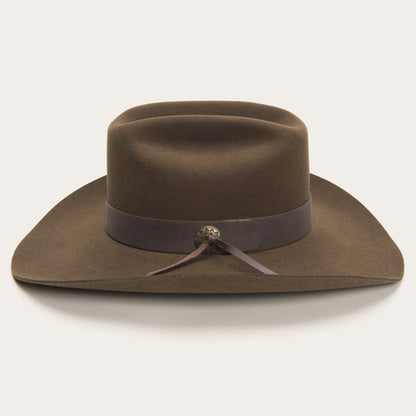 Beautifully Finished Garment in a Timeless Design