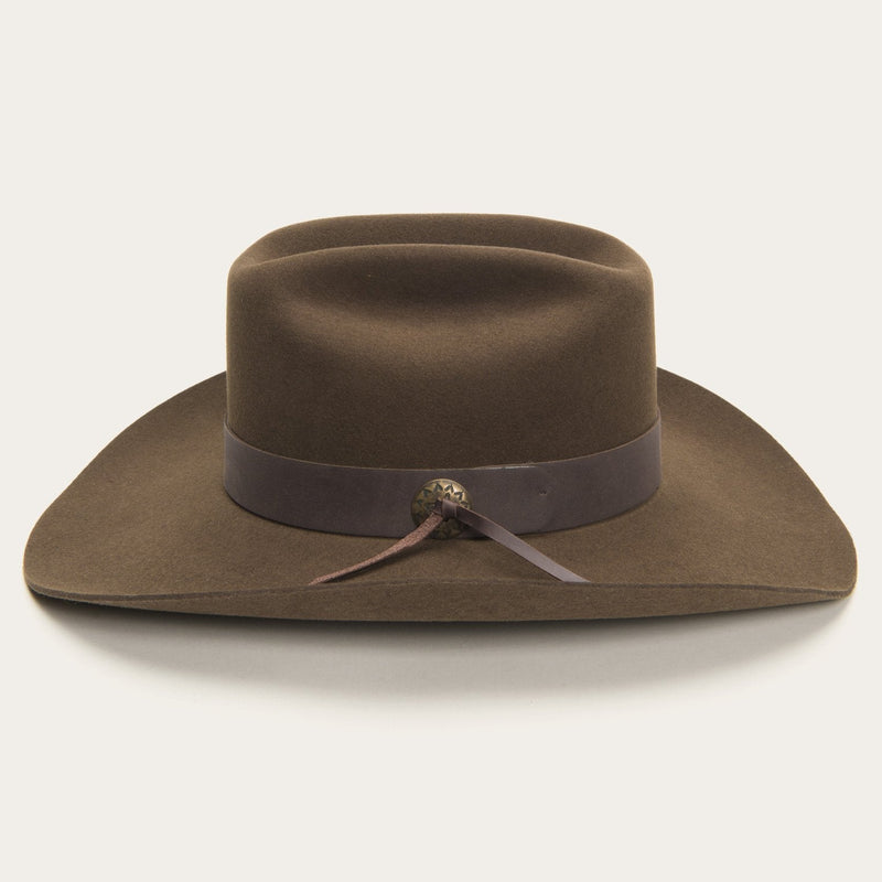 Beautifully Finished Garment in a Timeless Design