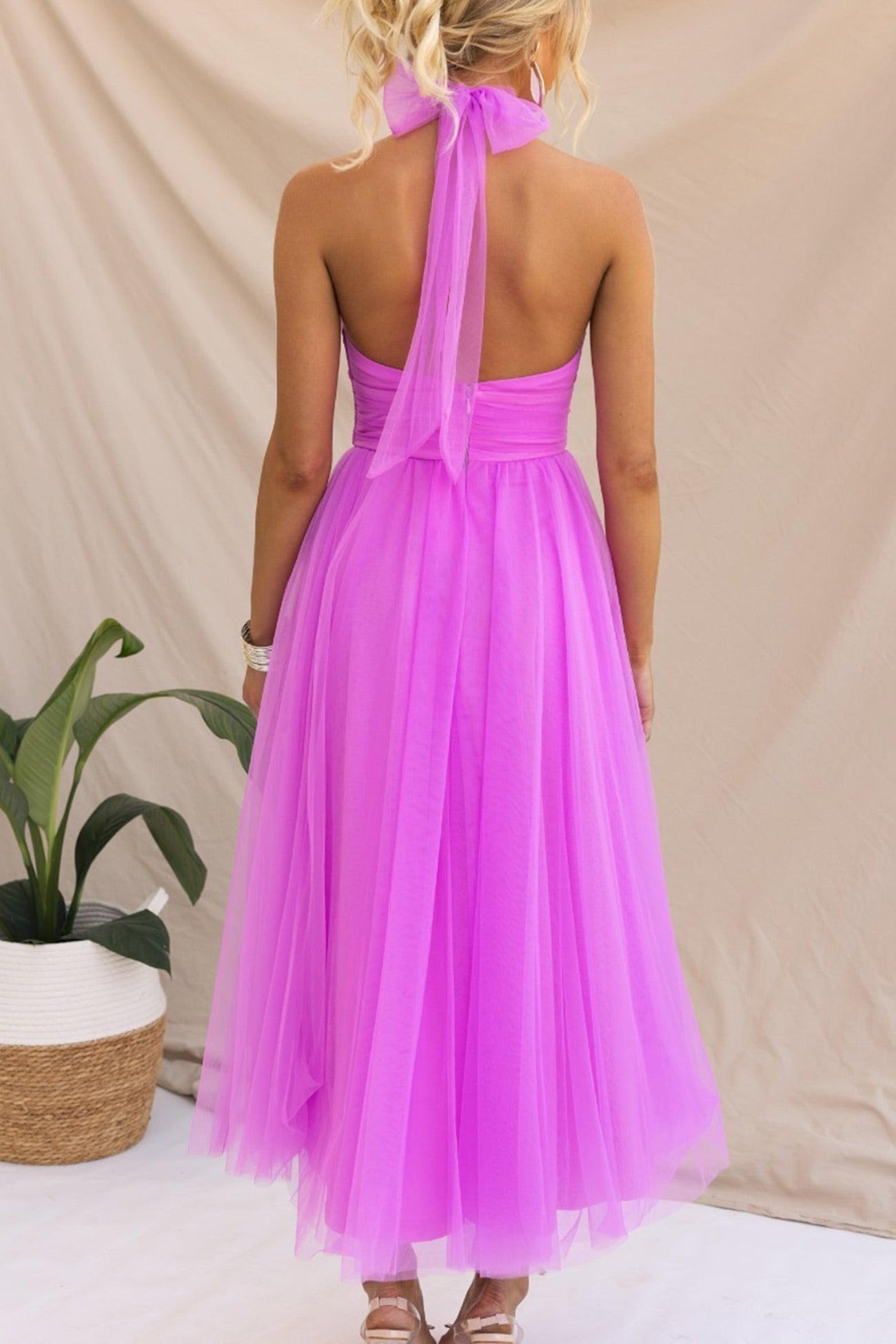 Well Tailored Dress with a Graceful Silhouette