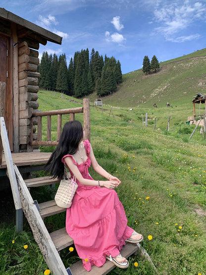 Effortlessly Elegant Dress with a Timeless Design