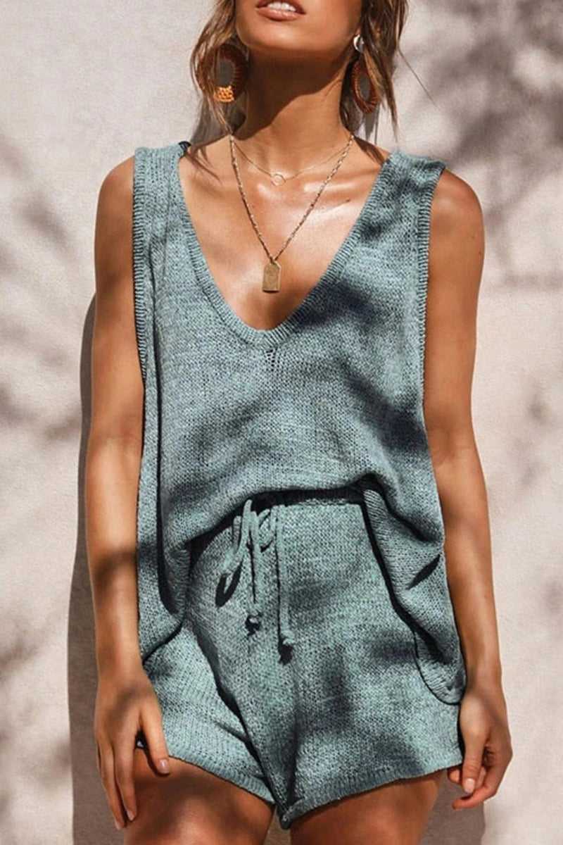 Effortlessly Elegant Top with a Timeless Design