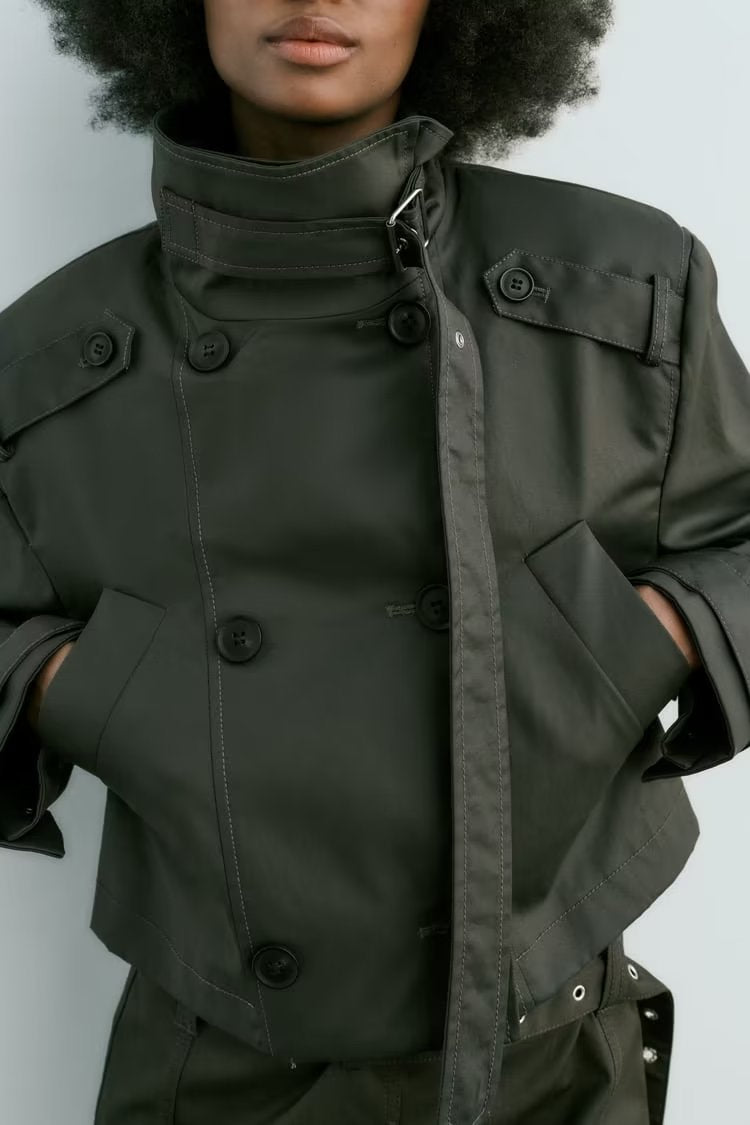 Well Tailored Jacket with a Graceful Silhouette