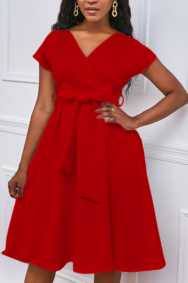 Beautifully Finished Dress in a Timeless Design