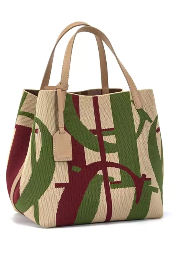 Well Tailored Bag with a Graceful Silhouette