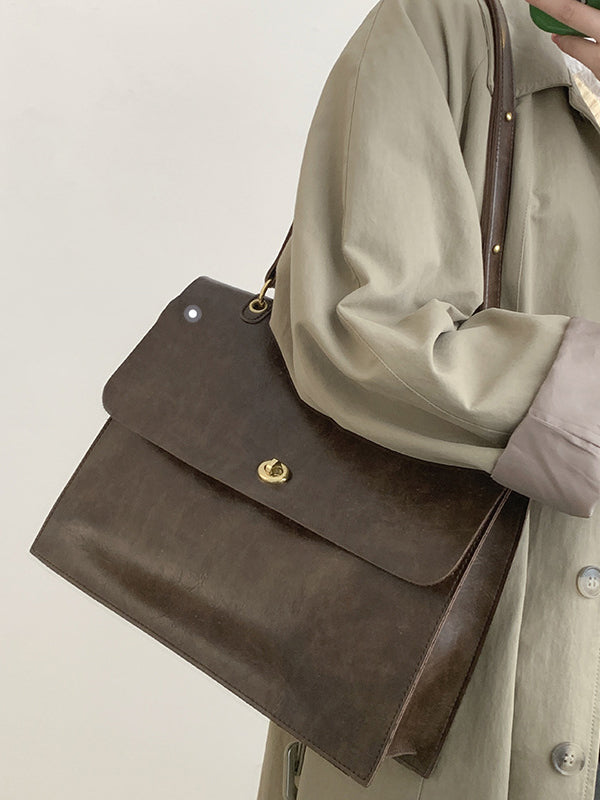 A Vintage Style Bag with Delicate Timeless Details