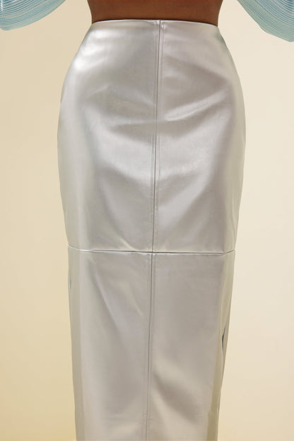 Gracefully Styled Garment for Any Occasion