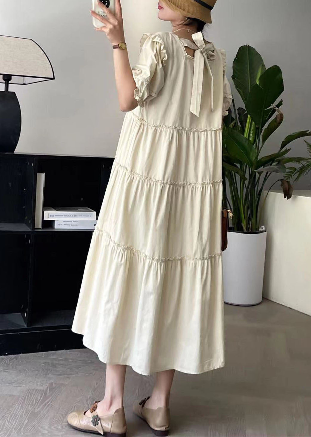 Beautifully Finished Dress in a Timeless Design
