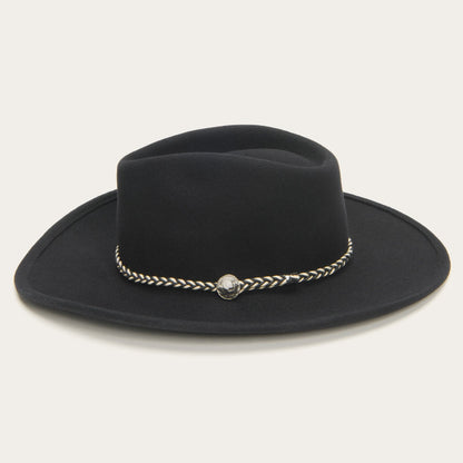 Gracefully Styled Garment for Any Occasion