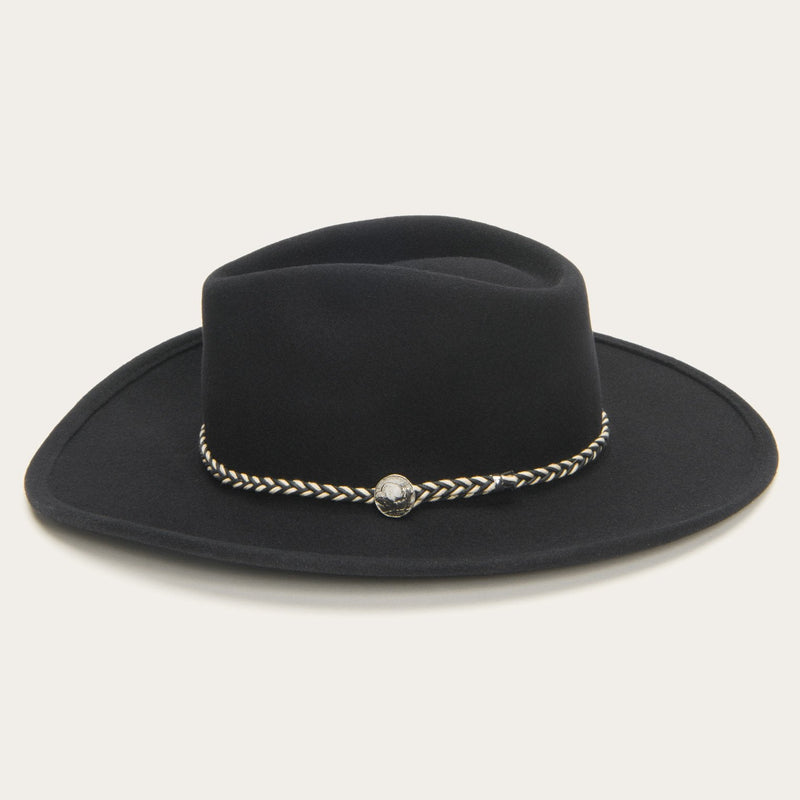 Gracefully Styled Garment for Any Occasion