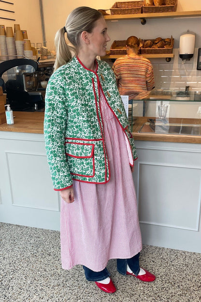 Classic Vintage Jacket with a Flattering Fit