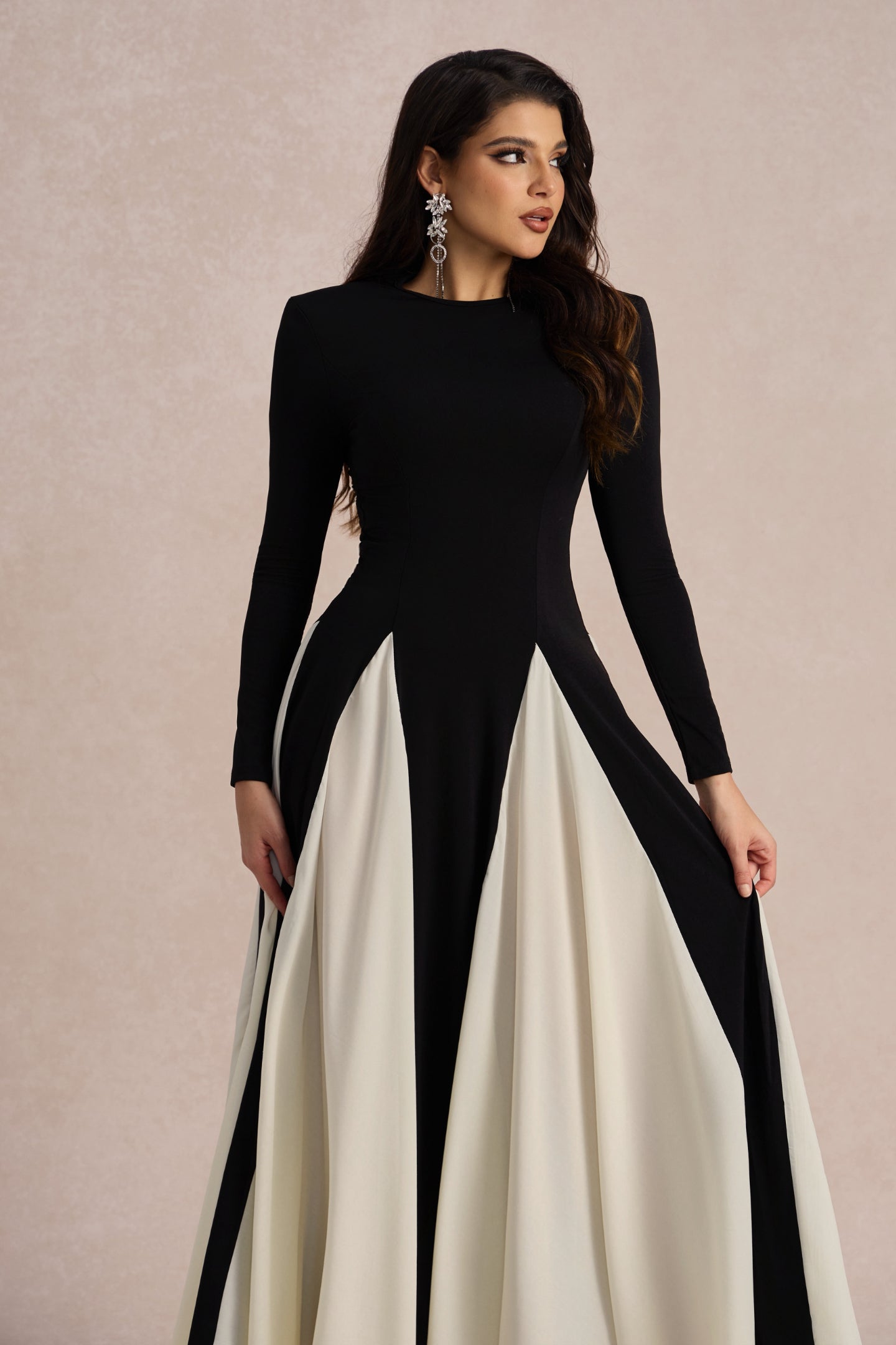 Beautifully Crafted Dress in a Classic Style