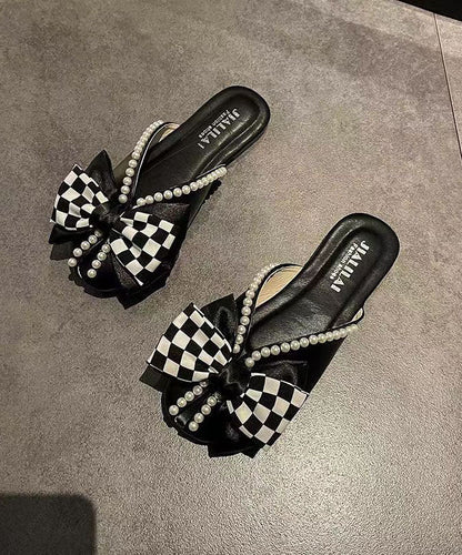 Well Tailored Sandals with a Graceful Silhouette