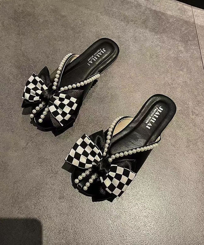 Well Tailored Sandals with a Graceful Silhouette