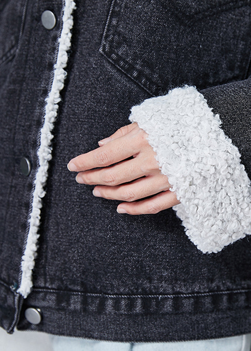 Gracefully Styled Jacket for Any Occasion