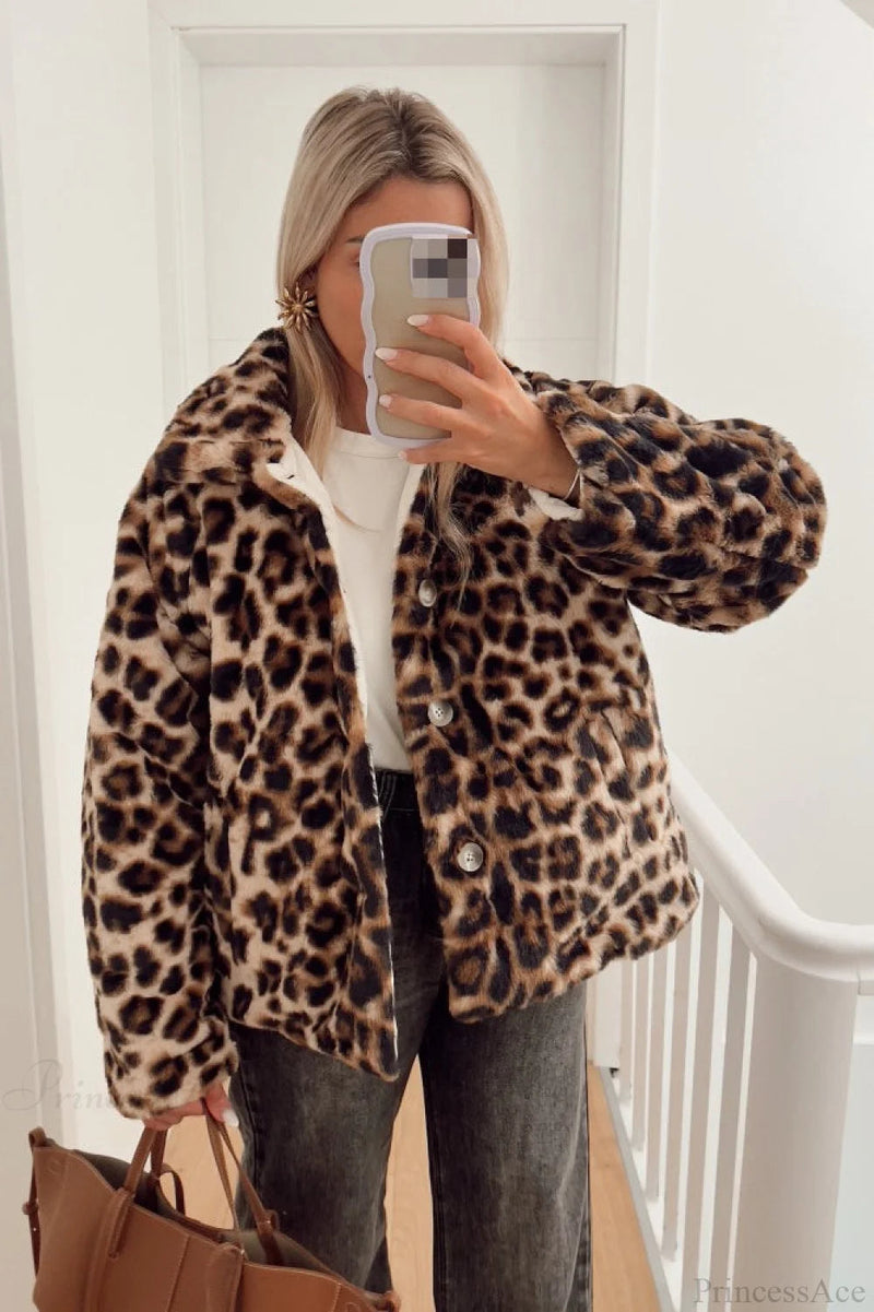 Sophisticated Coat with a Clean Classic Look