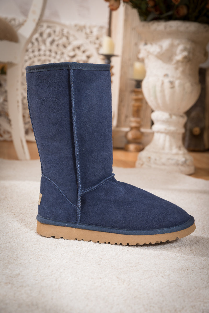 Well Tailored Boots with a Graceful Silhouette