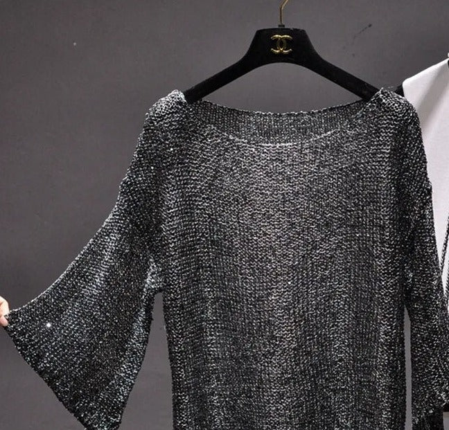 Well Tailored Sweater with a Graceful Silhouette