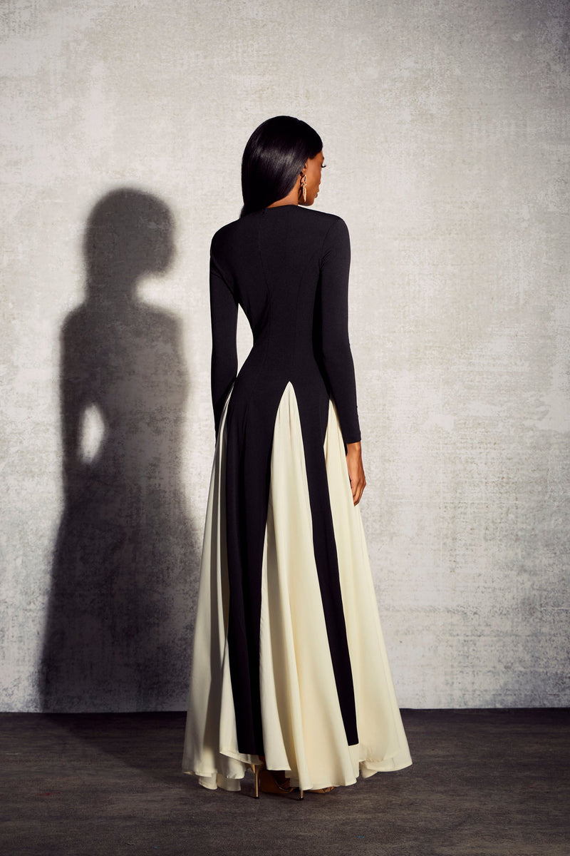 Gracefully Styled Dress for Any Occasion