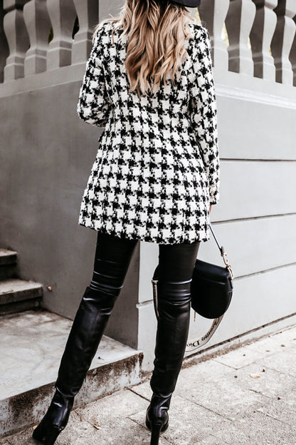 Effortlessly Elegant Garment with a Timeless Design