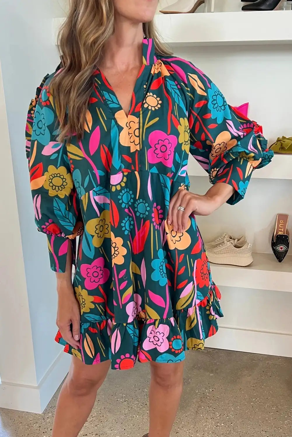Effortlessly Elegant Dress with a Timeless Design