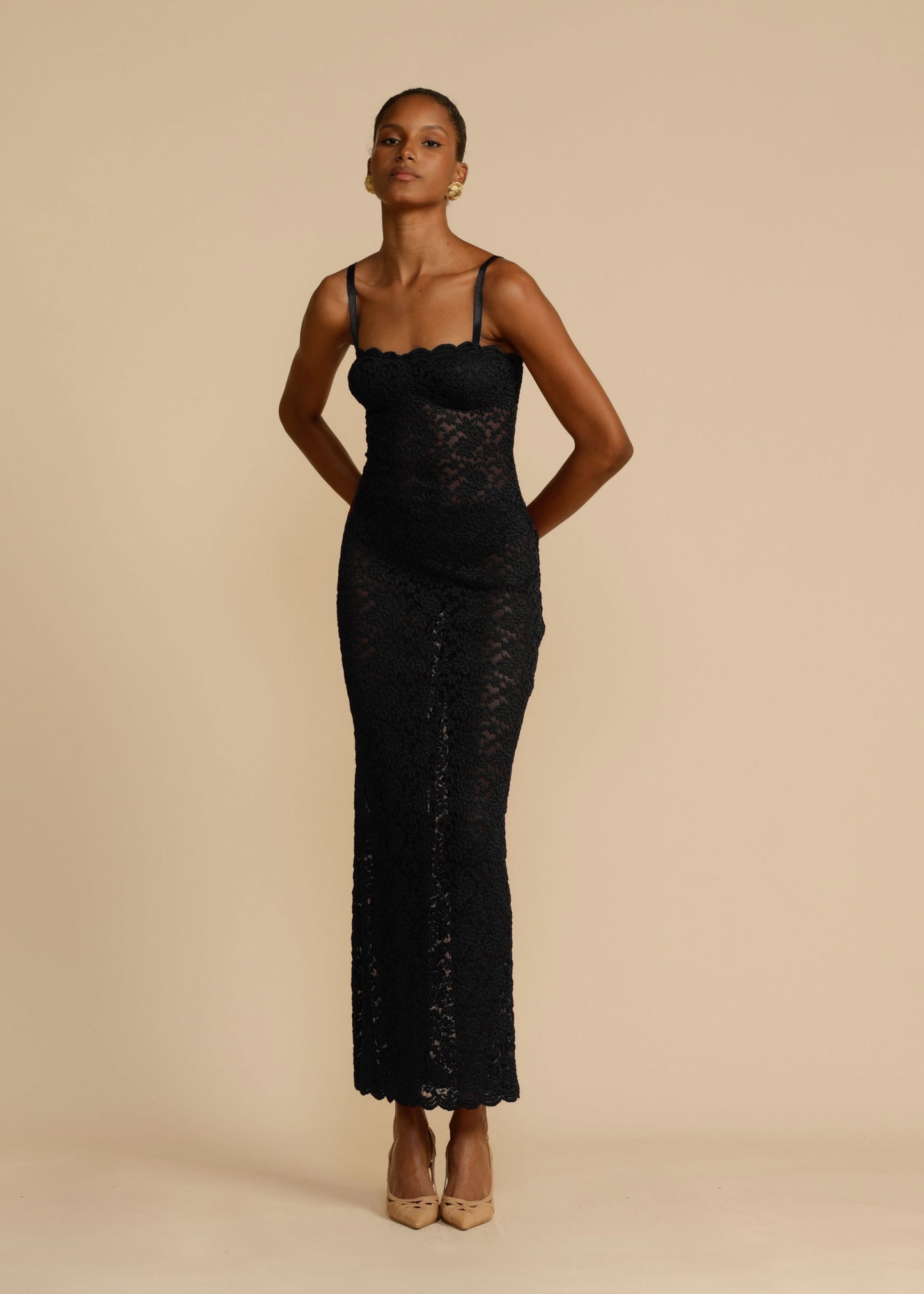 Effortlessly Elegant Dress with a Timeless Design
