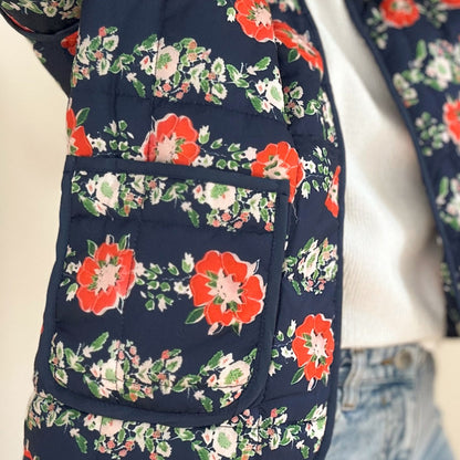 Well Tailored Jacket with a Graceful Silhouette