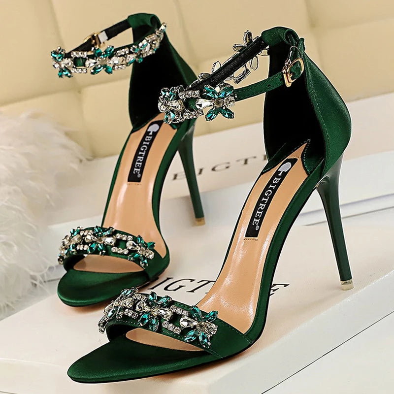 Classic Vintage & Enduringly Stylish Heels