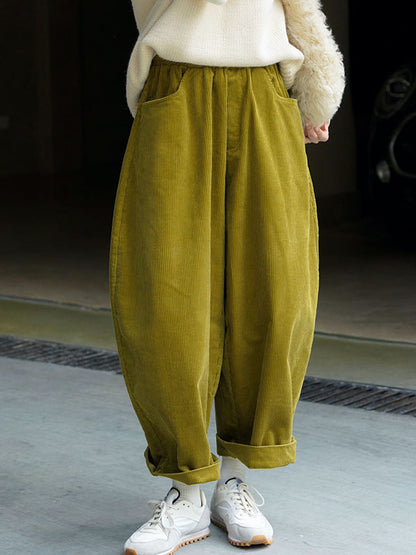 Effortlessly Elegant Pants with a Timeless Design