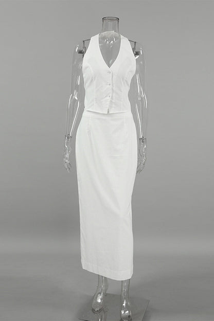 Sophisticated Garment with a Clean Classic Look
